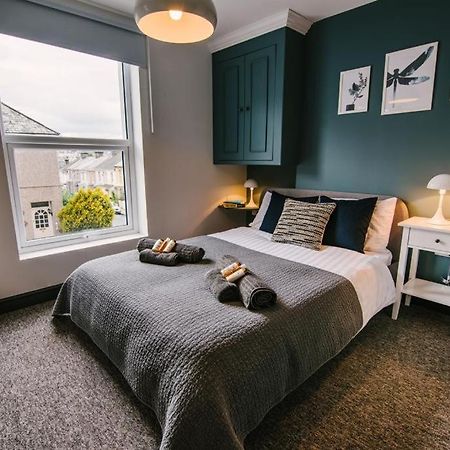 Quiet Location - 3 Bedroom Family House With 3 Shower Room - 2 Parking Spaces Plymouth Esterno foto